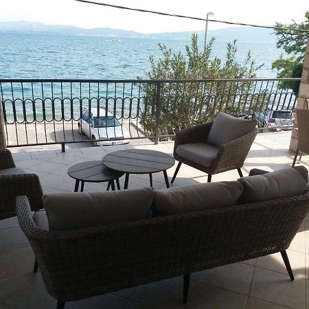 Bijela Waterfront Appartment With Huge Terrace Bagian luar foto